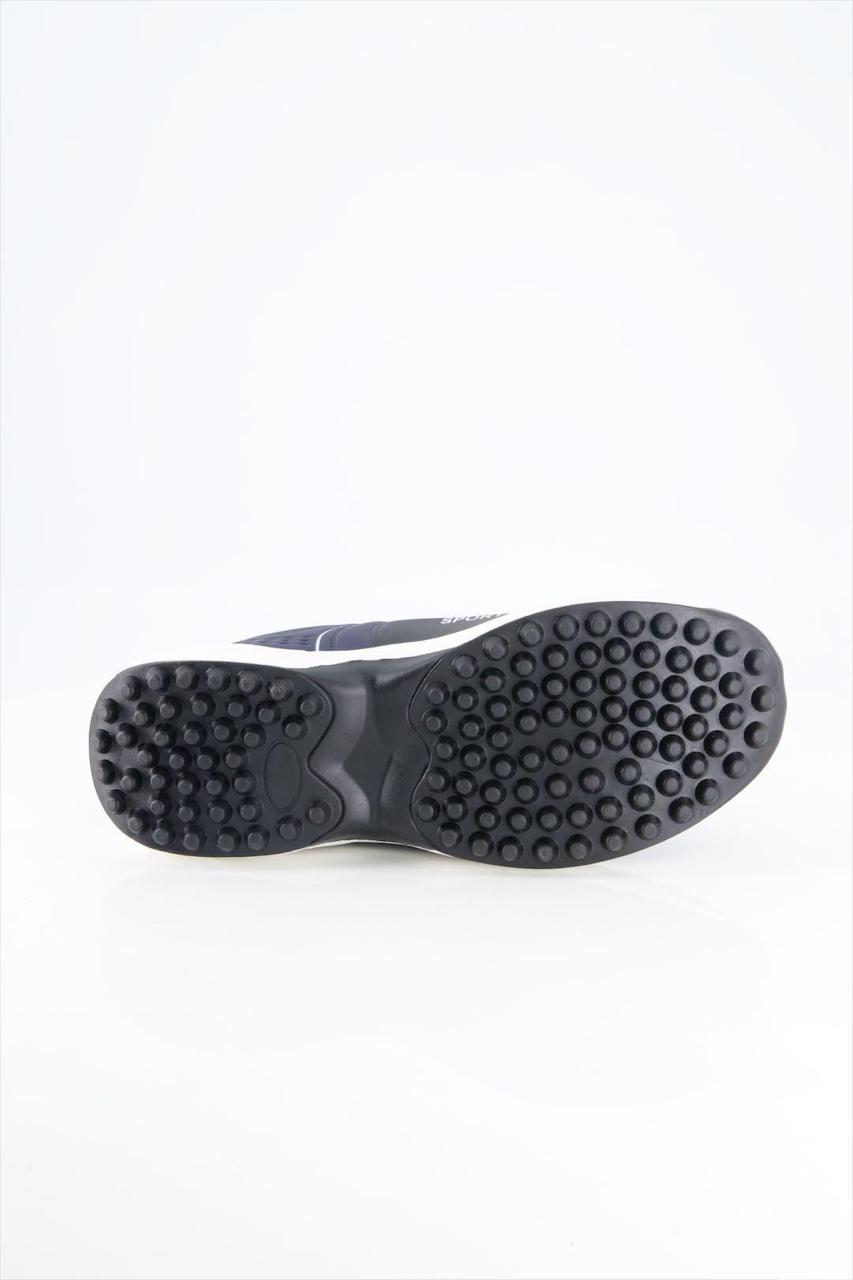 Men classics sports shoes by Muhammad Tuaha